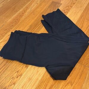 Lululemon crop black leggings—women’s size 6